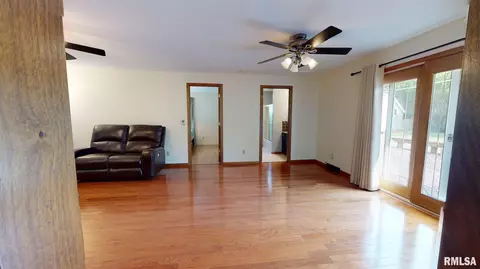 210 Jo St, Germantown Hills, IL 61548 photo 17