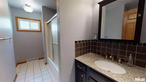 210 Jo St, Germantown Hills, IL 61548 photo 25
