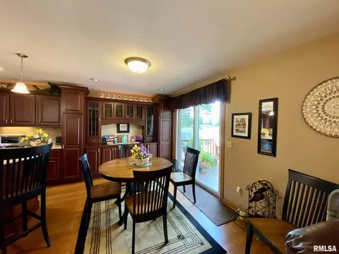 136 James Dr, Macomb, IL 61455 photo 8