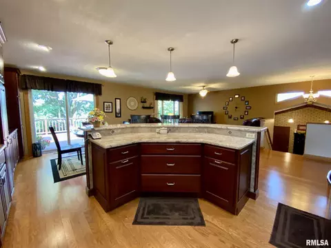 136 James Dr, Macomb, IL 61455 photo 15