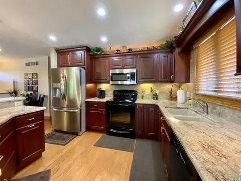 136 James Dr, Macomb, IL 61455 photo 11