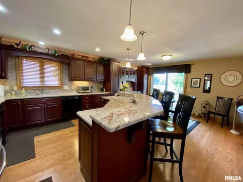 136 James Dr, Macomb, IL 61455 photo 13