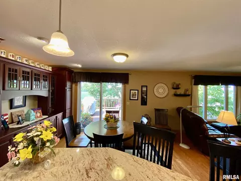 136 James Dr, Macomb, IL 61455 photo 7
