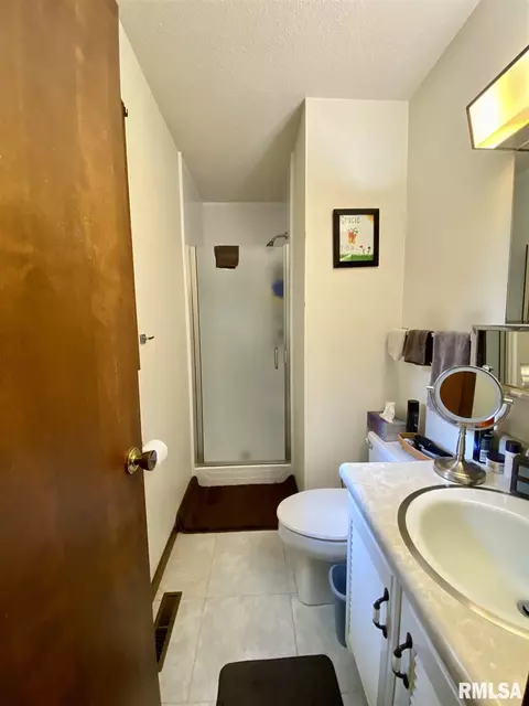 136 James Dr, Macomb, IL 61455 photo 19