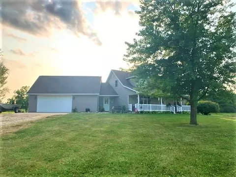10109 S Kingston Mines Rd, Mapleton, IL 61547 photo 3
