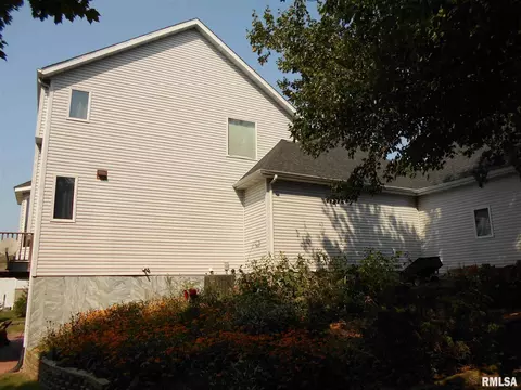 337 Lake View Dr, Avon, IL 61415 photo 23