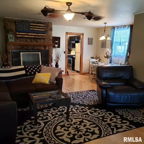 511 E Ash St, Canton, IL 61520 photo 5