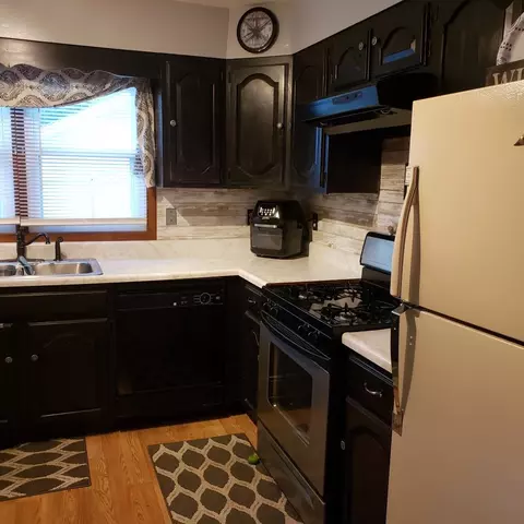 511 E Ash St, Canton, IL 61520 photo 17