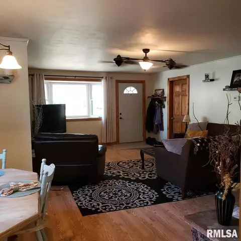 511 E Ash St, Canton, IL 61520 photo 6