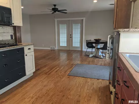 202 E Park St, Minier, IL 61759 photo 11