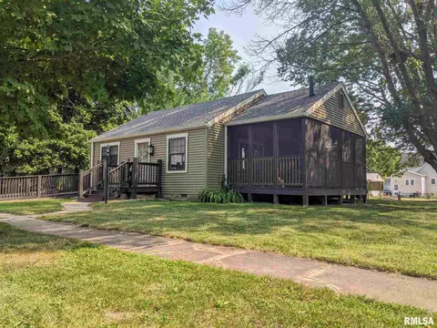 202 E Park St, Minier, IL 61759 photo 2