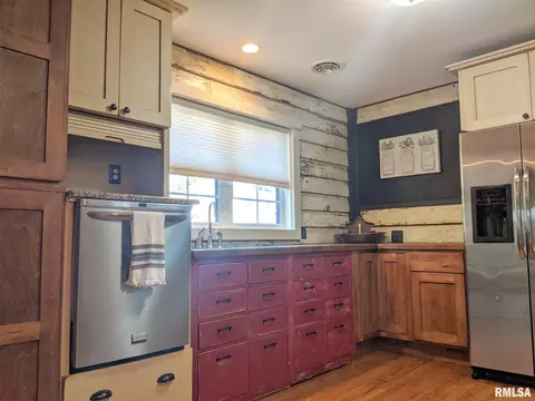202 E Park St, Minier, IL 61759 photo 8