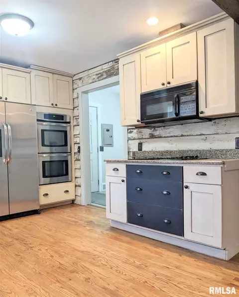 202 E Park St, Minier, IL 61759 photo 9