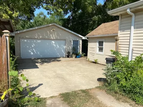 511 Main St, Pekin, IL 61554 photo 2
