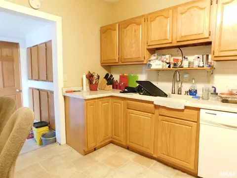 511 Main St, Pekin, IL 61554 photo 8