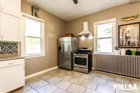 701 W 3rd St, Delavan, IL 61734 photo 19