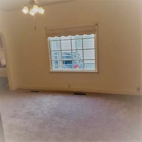 817 E Chestnut St, Canton, IL 61520 photo 14