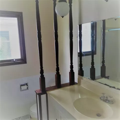 817 E Chestnut St, Canton, IL 61520 photo 24