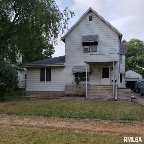 817 E Chestnut St, Canton, IL 61520 photo 1