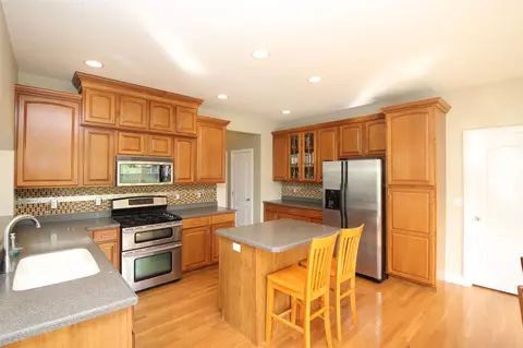 2004 W Castlemain Dr, Dunlap, IL 61525 photo 12