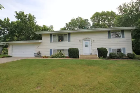 1011 Brookline Dr, Eureka, IL 61530 photo 1