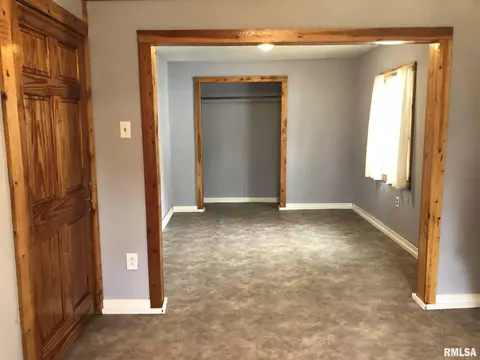 60 E Beech St, Canton, IL 61520 photo 7