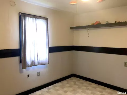60 E Beech St, Canton, IL 61520 photo 11