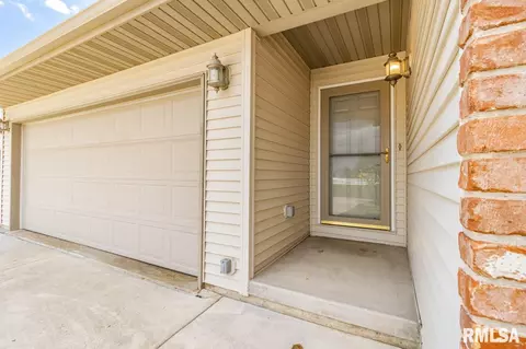 106 Seth Ct, Germantown Hills, IL 61548 photo 3
