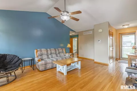 106 Seth Ct, Germantown Hills, IL 61548 photo 8