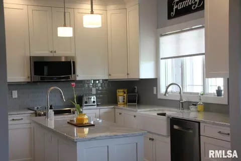 2026 Marshall Rd, Eureka, IL 61530 photo 8