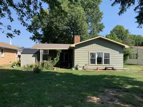 1320 Elm St, Canton, IL 61520 photo 5