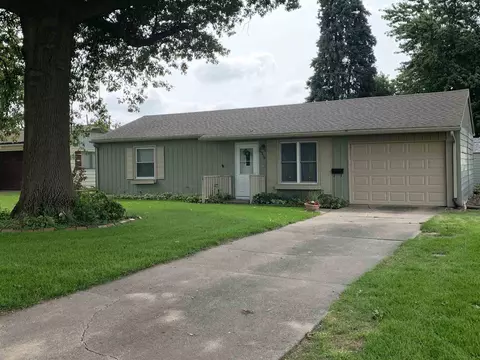 1320 Elm St, Canton, IL 61520 photo 3
