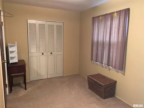 1320 Elm St, Canton, IL 61520 photo 20