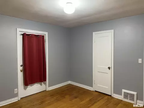 824 E Willcox Ave, Peoria, IL 61603 photo 7