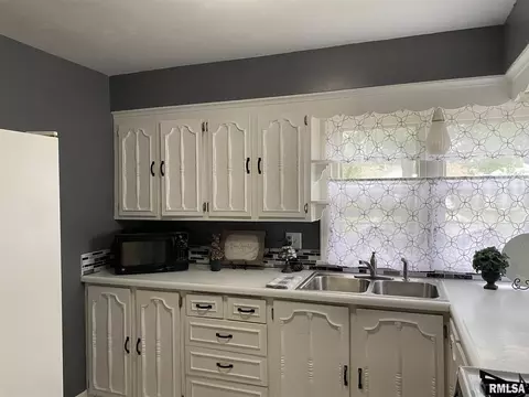 824 E Willcox Ave, Peoria, IL 61603 photo 16
