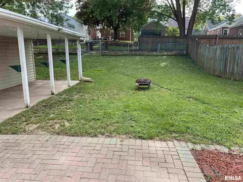 824 E Willcox Ave, Peoria, IL 61603 photo 10