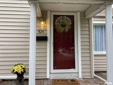 824 E Willcox Ave, Peoria, IL 61603 photo 2