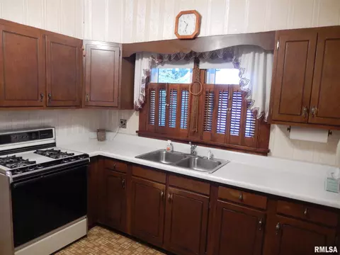 906 E Calhoun St, Macomb, IL 61455 photo 13