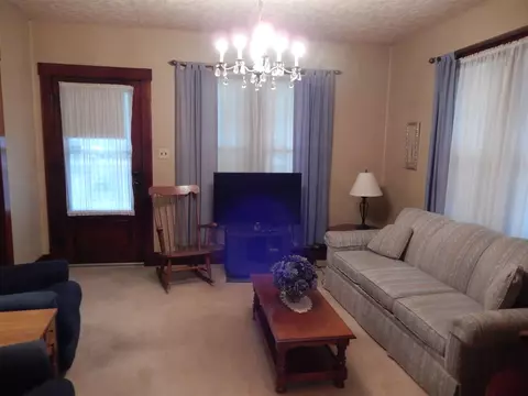 906 E Calhoun St, Macomb, IL 61455 photo 5