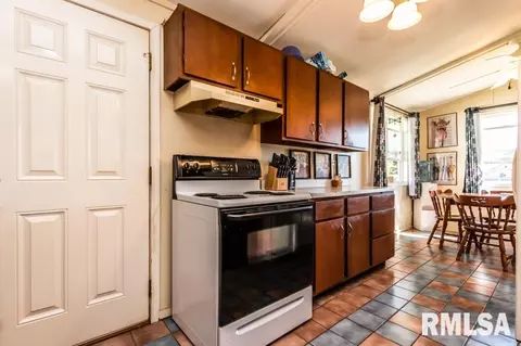 107 N 4th St, Dunlap, IL 61525 photo 9