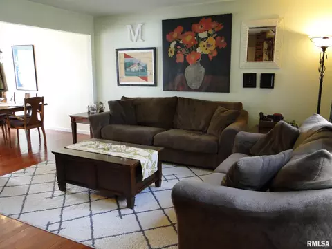 285 Jamestown Rd, Macomb, IL 61455 photo 4