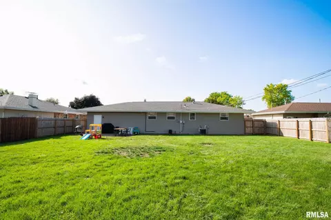 131 E Jadewood St, Morton, IL 61550 photo 9