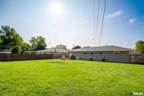 131 E Jadewood St, Morton, IL 61550 photo 10