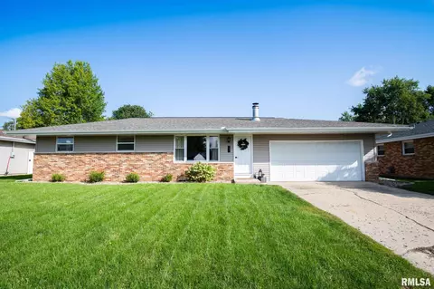 131 E Jadewood St, Morton, IL 61550 photo 1