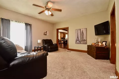 1300 3rd St, Henry, IL 61537 photo 4