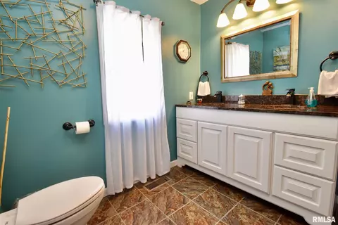 1300 3rd St, Henry, IL 61537 photo 8