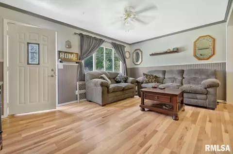 1420 E Beach St, Peoria, IL 61615 photo 5