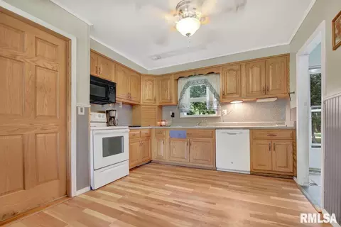 1420 E Beach St, Peoria, IL 61615 photo 6