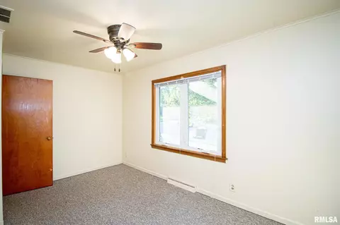 602 Spring St, Washington, IL 61571 photo 9