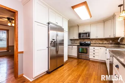 214 Elm Cir, Eureka, IL 61530 photo 9